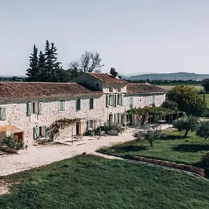 mas-de-baume-mas-provencal-au-calme-avec-piscine.fr-provencehotel.com/